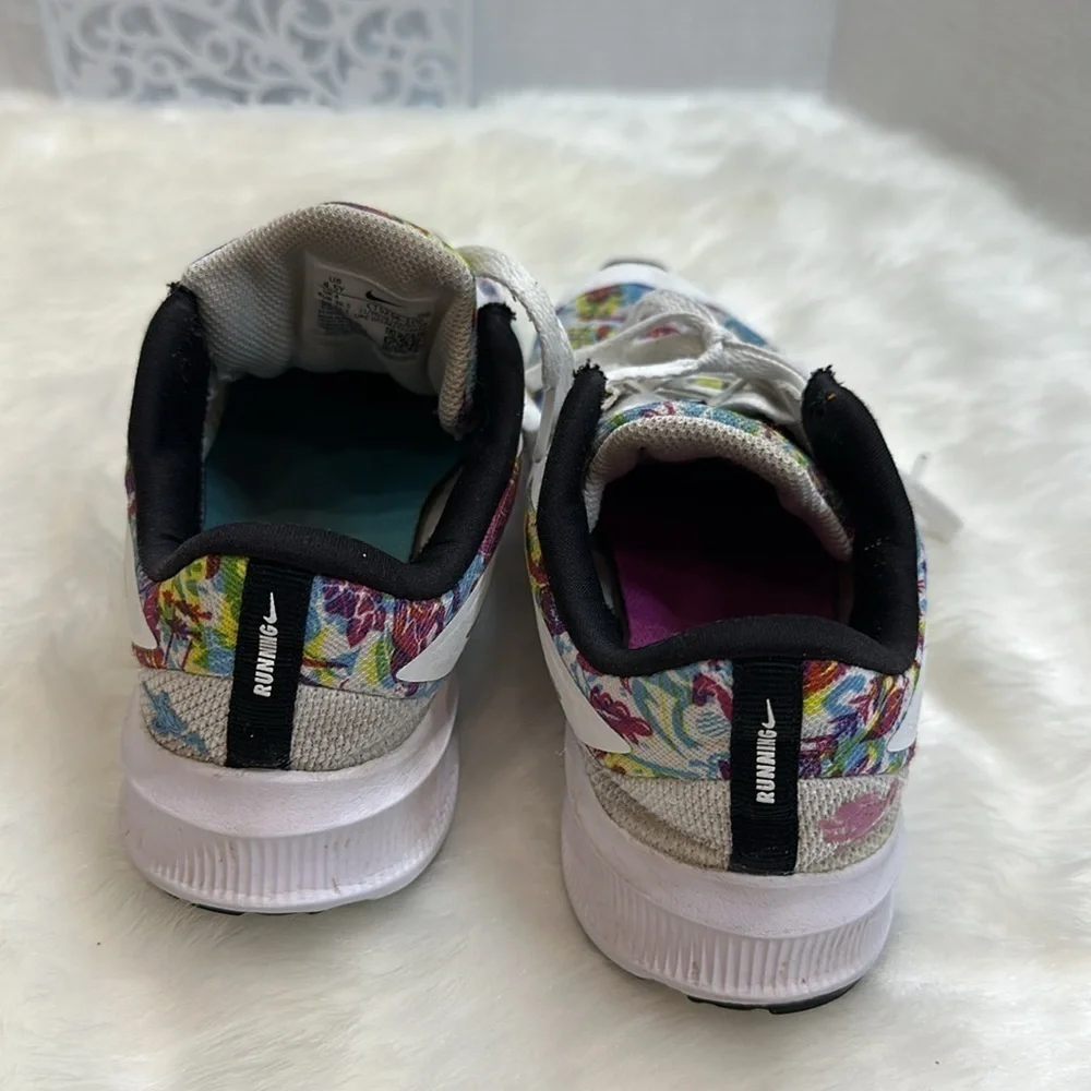 Nike downshifter running shoe US 4.5 Y